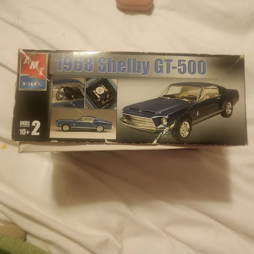 Ford 1968 Shelby GT-500 Model Kit - Blue and White - Picture 2 of 8